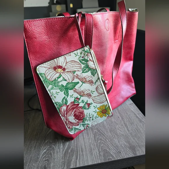 Red tote bag with attached floral clutch - Picture 7 of 10